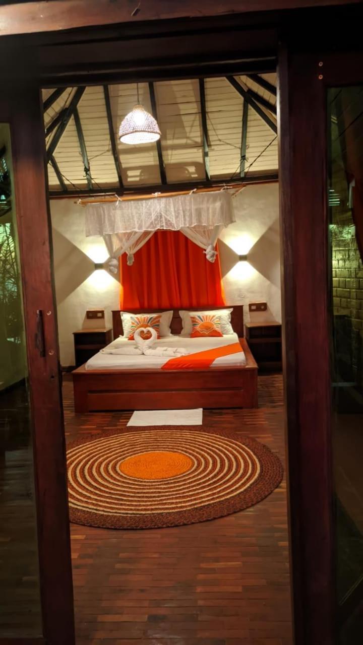Ampazony Oasis Lodge Mahajanga Exterior foto